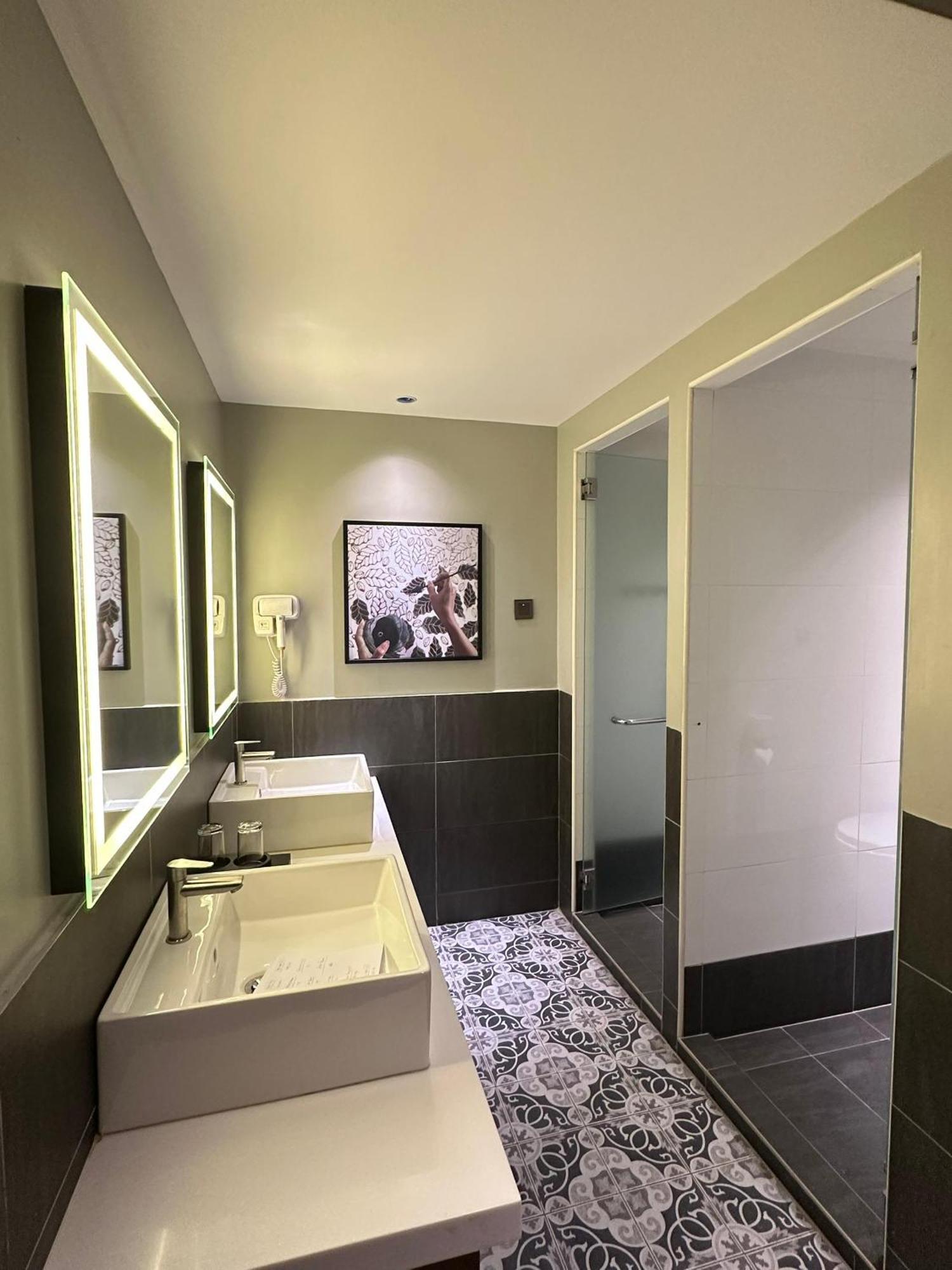 Nb Hotel Johor Bahru Exteriör bild