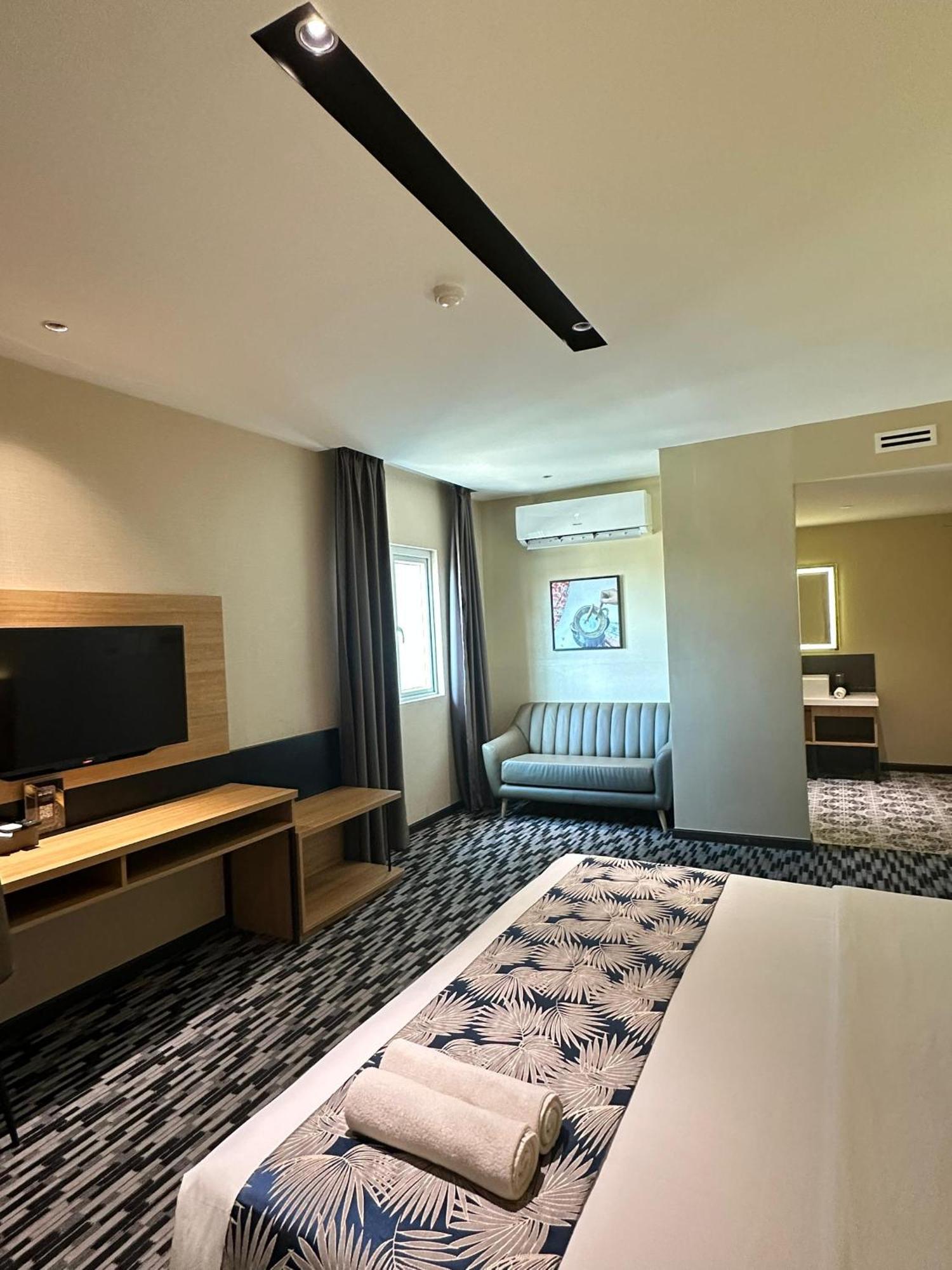 Nb Hotel Johor Bahru Exteriör bild